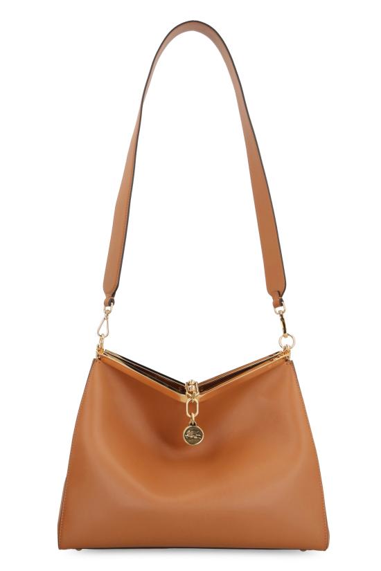 1P0262192 152 Saddle Brown