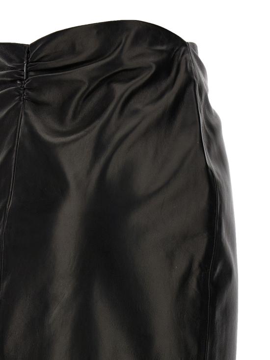 776771YCOJ21000 Black