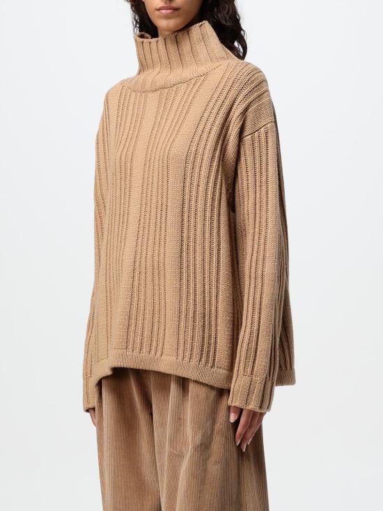 2421366012600 003 Camel