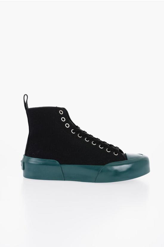 J16WS0009 P5242 083 Black