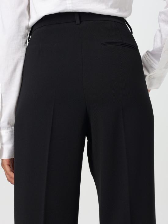 EW000263AF10234 UC001 Black