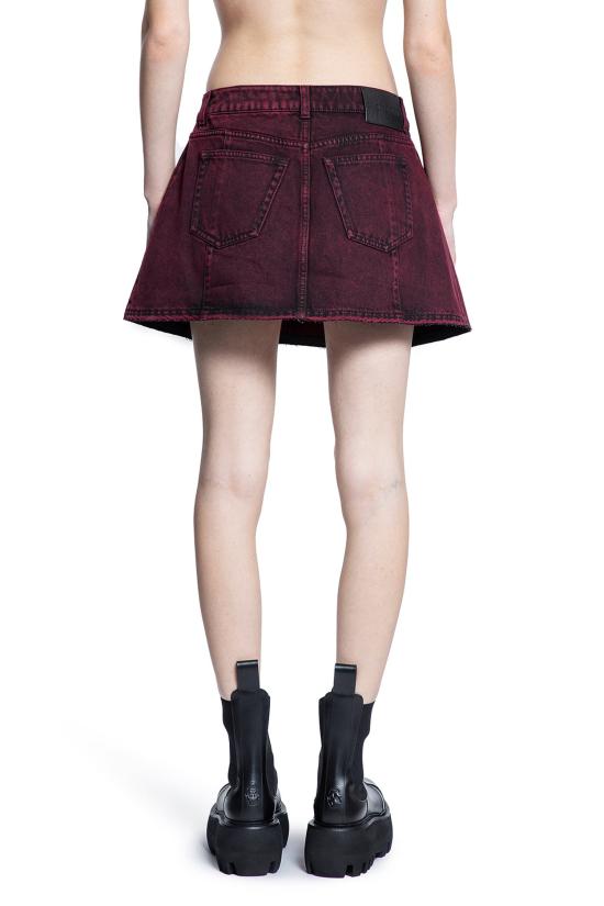 817637QMAC06136 Red