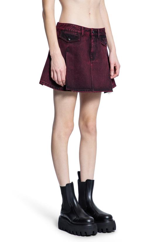 817637QMAC06136 Red