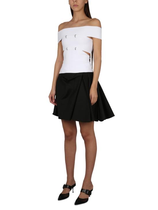 745664 BLACK