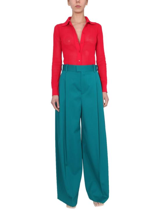 648977 RED