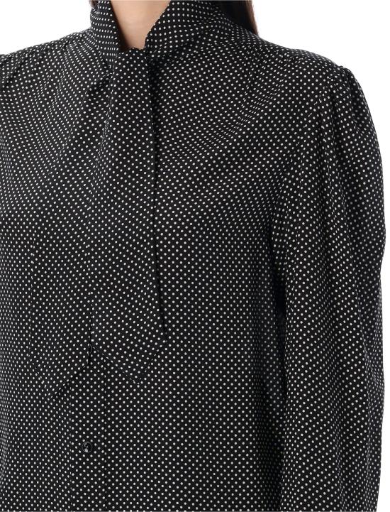 25P823680Y6C45 1095 BLACK WHITE