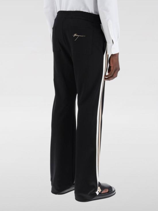 122422 776118 002 Black
