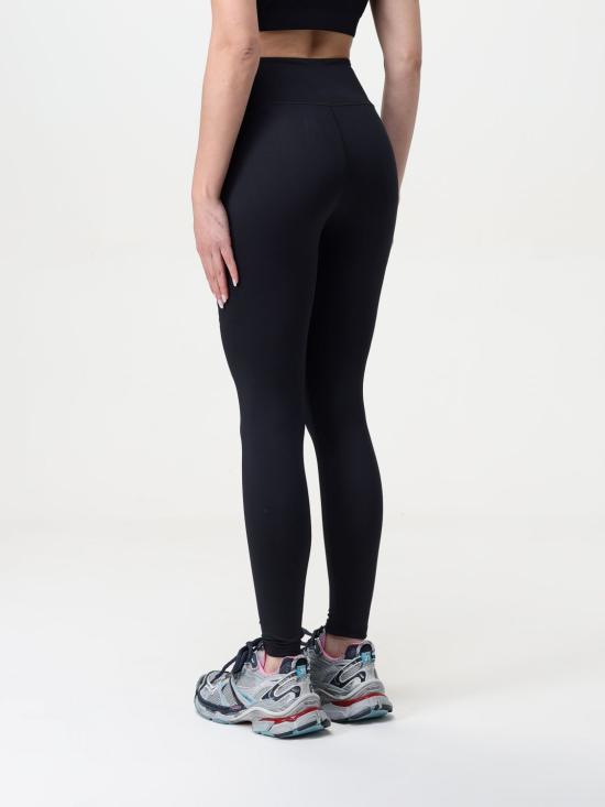 826073TRVY3 1070 Black
