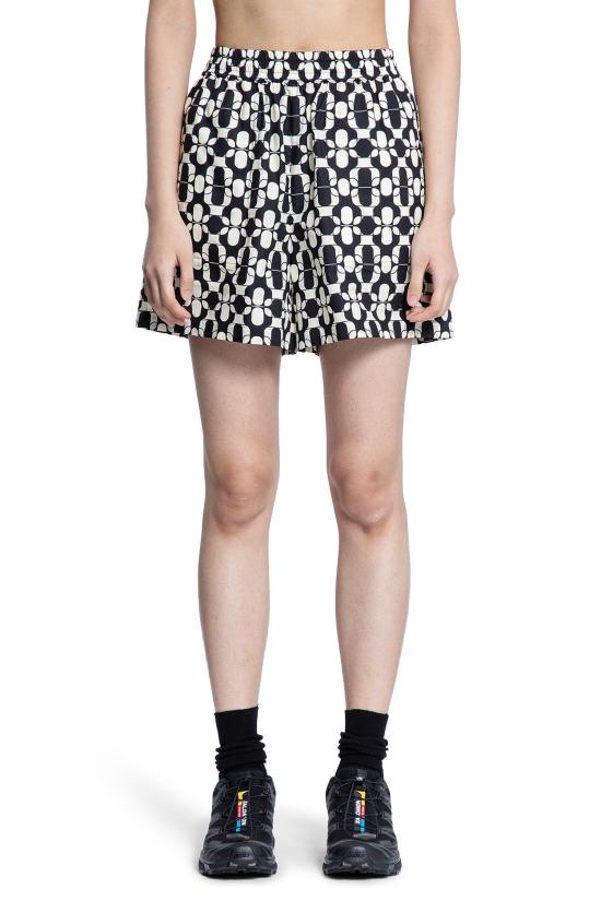 2B00023598H6F09 Black White