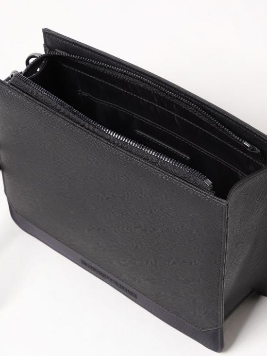 EM001789AF13670 UC001 Black