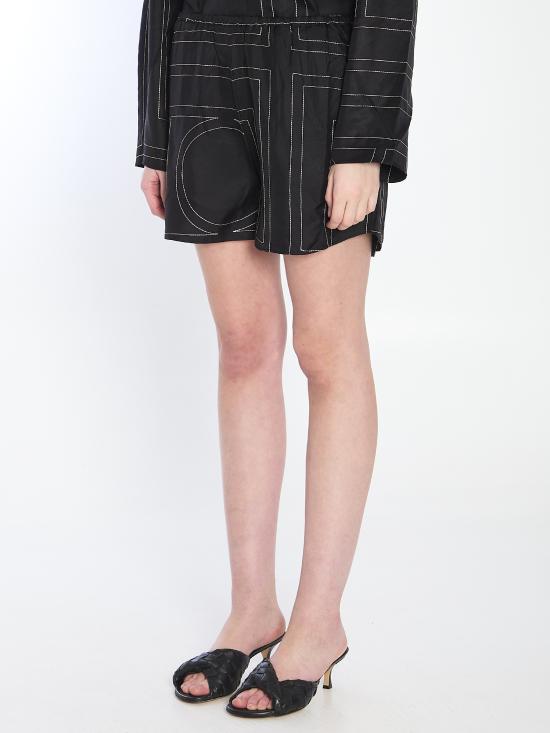 223226 BLACK