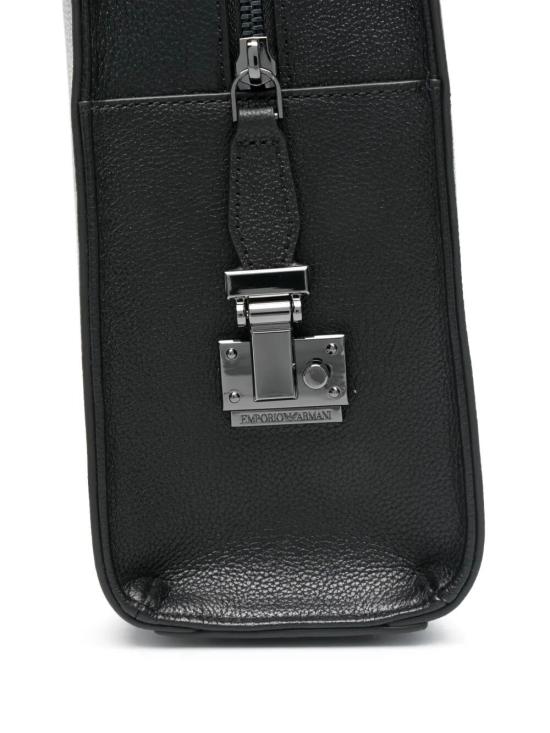 EM001574AF13788 UC001 BLACK