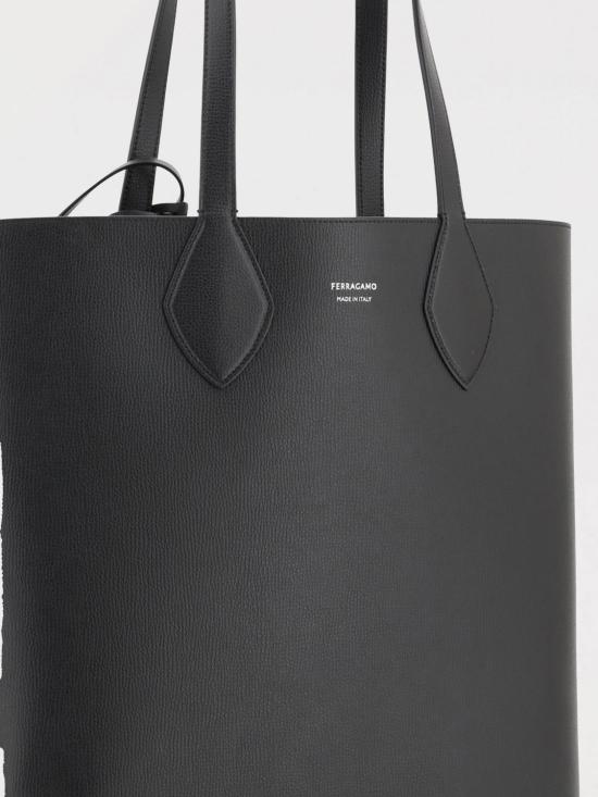 029773 779428 001 Black