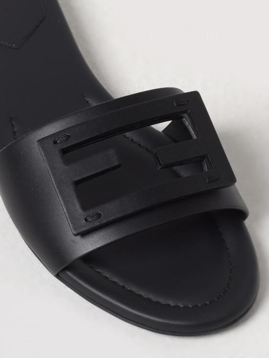 8R8136AE7T F0ABB Black