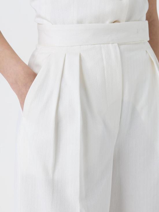 2511781012600 001 White