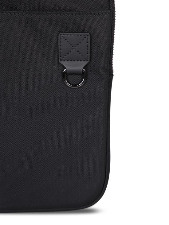 POM0045 16806815 2124 Black