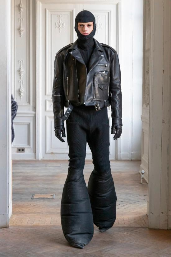 RR02D6451LBA09 Black
