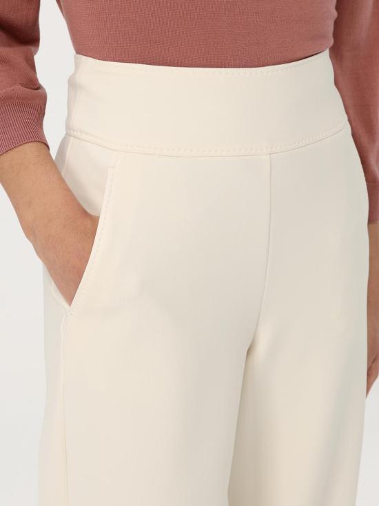 2511781048600 001 White