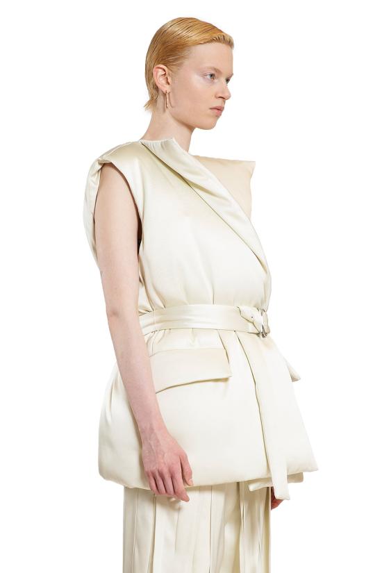 J01AF0108J65306280 Off white