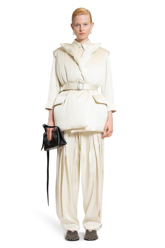 J01AF0108J65306280 Off white