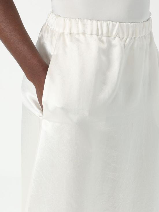 2516101028600 001 White