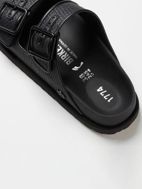 1028840 BLACK