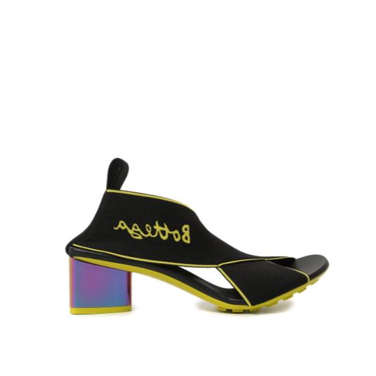 689993 V10N1 1000 Black