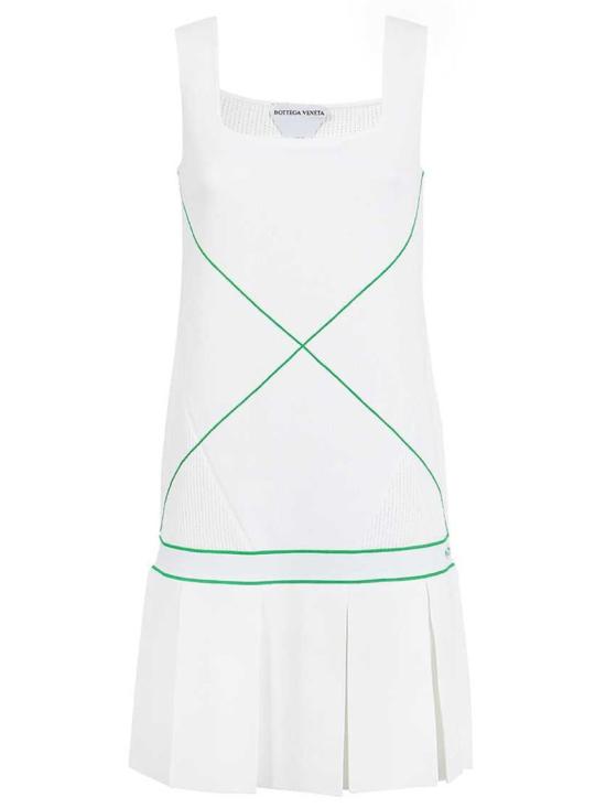698085 V1XG0 9000 White