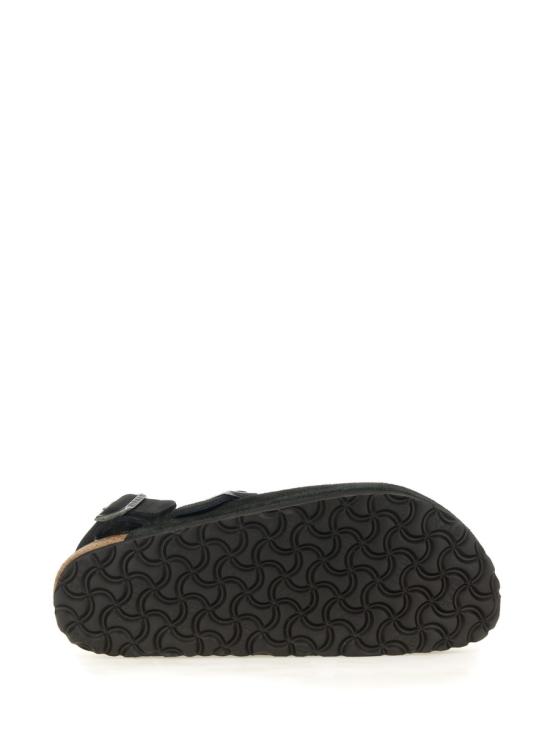 1028328 BLACK