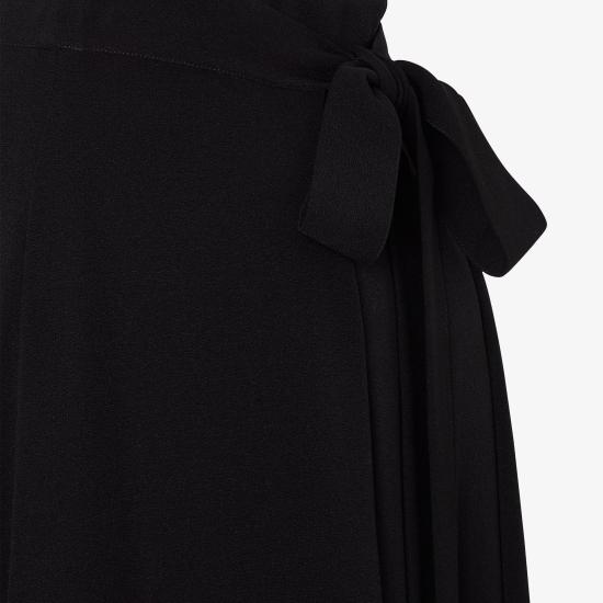 FQ7665AUP6F0GME Black