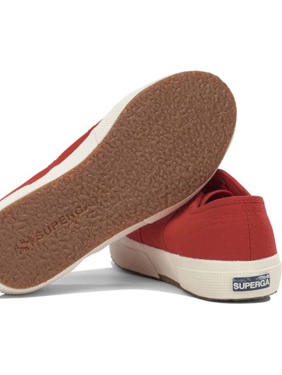 S000010975 Red