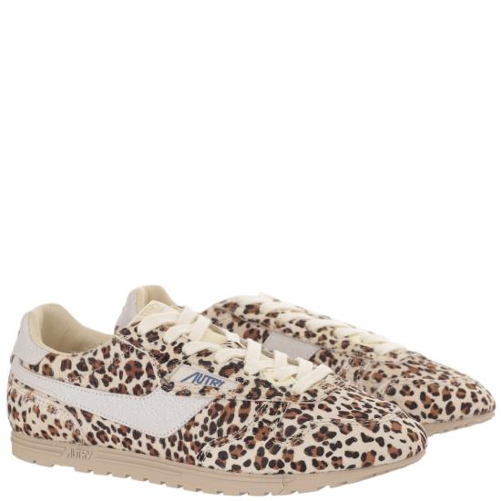 WSLWPZ02PONYCRLEALEOWHT Neutrals